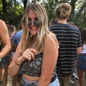 Meet your Posher, Stephanie